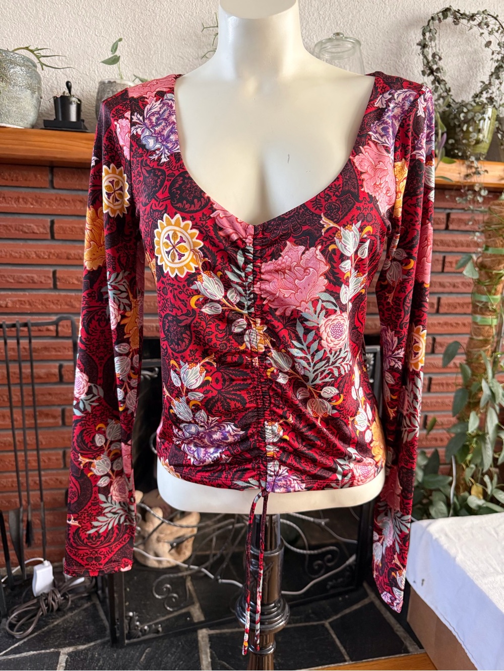 Guess Floral Ruched V-Neck Long Sleeve Top